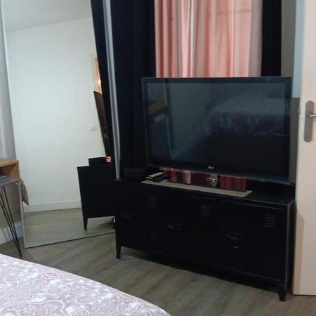 Appartement En Plein Coeur Du 10Eme Et Proche De Plusieurs Gares パリ エクステリア 写真